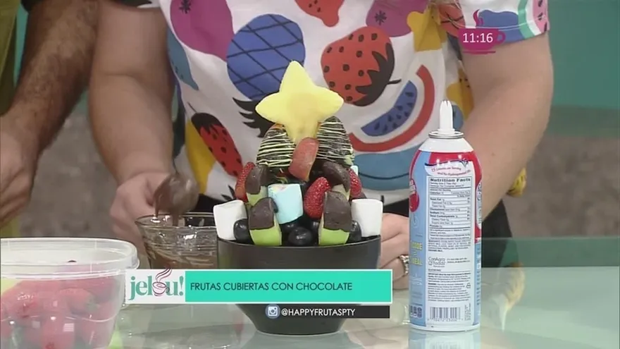 Cómo hacer decoraciones de frutas cubiertas de chocolate
