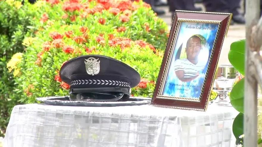 Policía realiza funeral de sargento asesinado