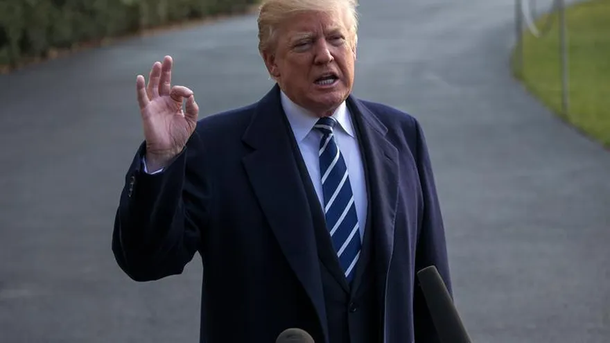 El presidente de EEUU Donald Trump en los jardines de la Casa Blanca.