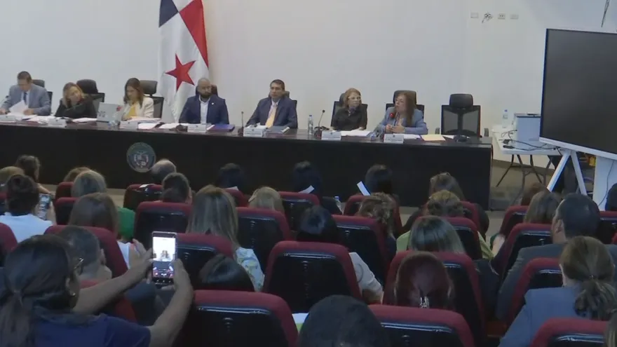Comisión de la Mujer aprueba en primer debate proyecto de ley que revive el Inamu.