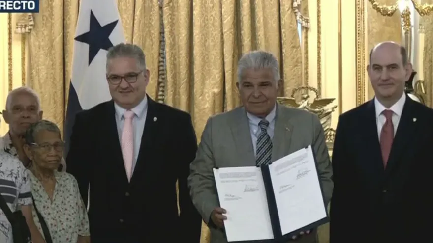 Ministro Chapman se refiere al pago de Cepanim