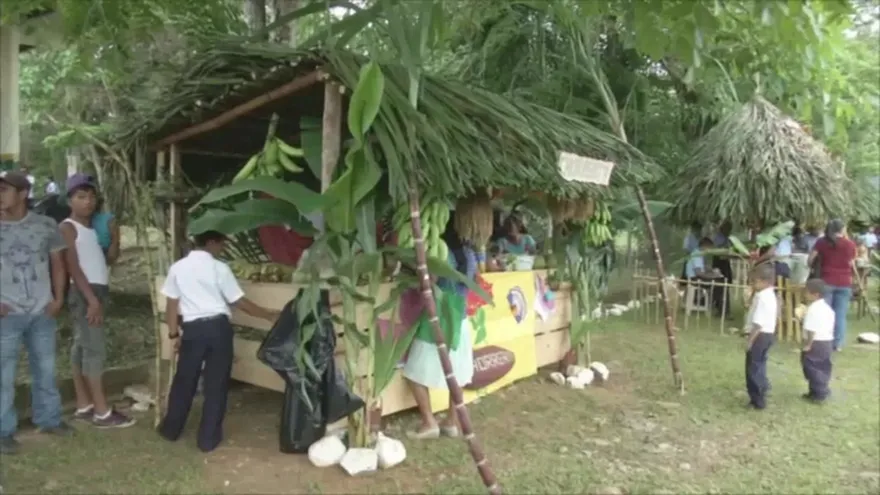 Escuela en Penonomé realiza feria turística para recaudar fondos