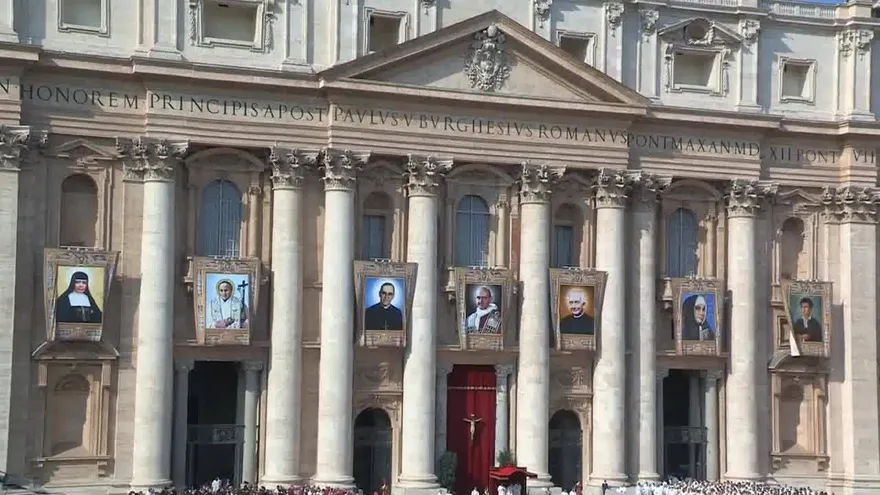 El Papa Francisco proclama santo a la voz de los pobres