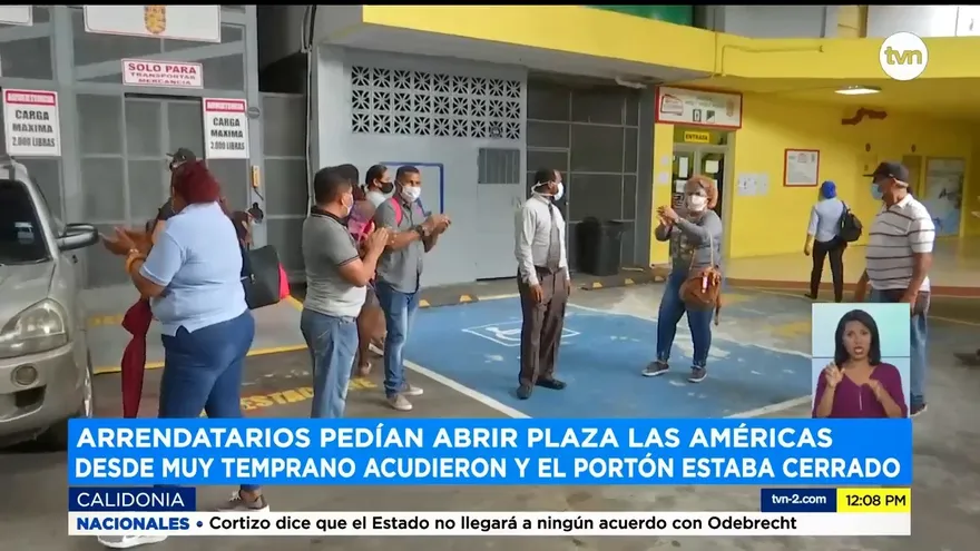 Microempresarios protestan en Plaza Las Américas