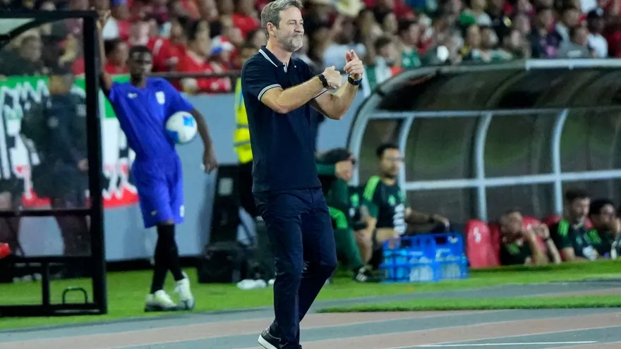 Thomas Christiansen durante el partido Panamá vs México