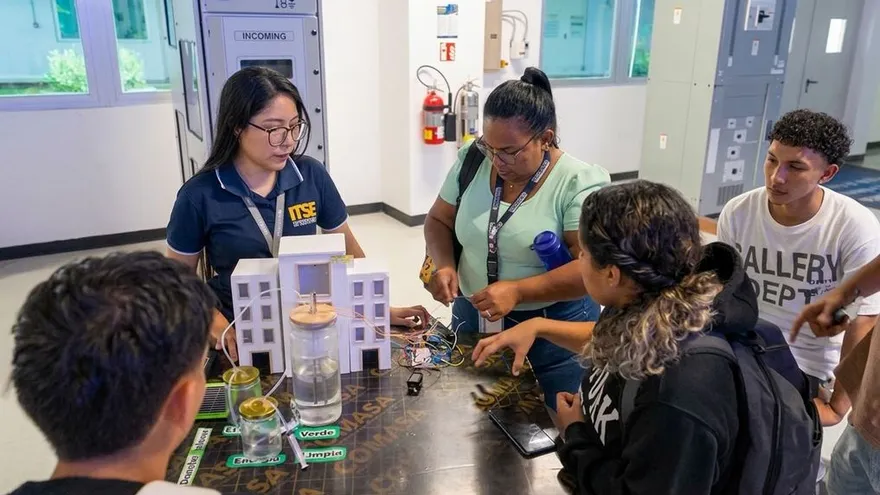 El ITSE inaugura nuevo Laboratorio Eaton de Capacitación Eléctrica