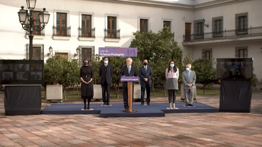 Ley de retiro de fondos de pensiones será promulgada el viernes en Chile