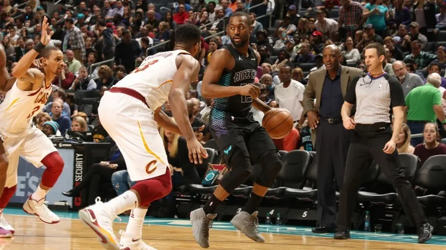 Noche histórica de Towns, LeBron y Kemba Walker en la NBA