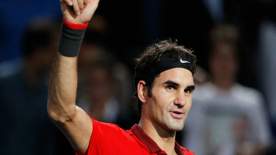 Federer avanzó a cuartos de final en París