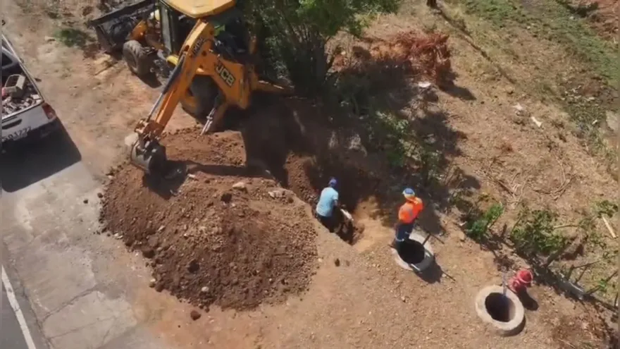 Residentes de Bellavista cierran puente en Guararé por falta de agua potable