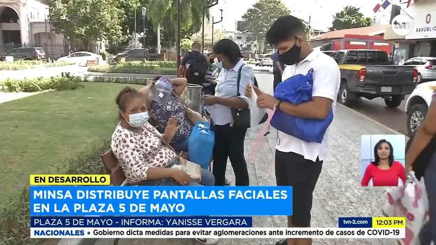 Realizan entrega de pantallas faciales en Plaza 5 de Mayo