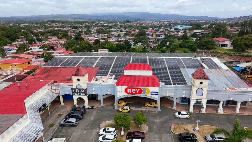 Grupo Rey ha demostrado que la energía limpia no es una aspiración futura, sino una realidad que ya impulsa sus operaciones todos los días