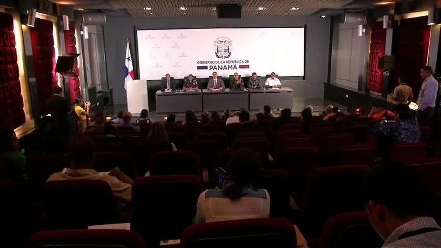 Anuncian detalles de los desfiles patrios