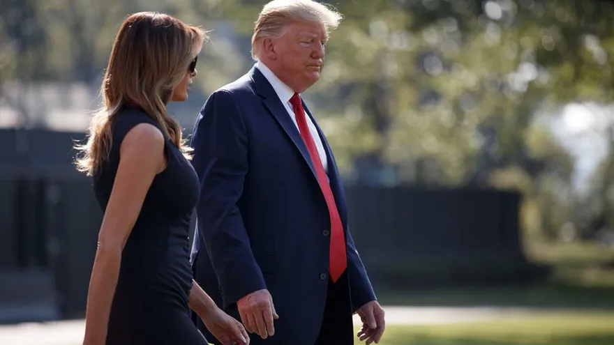 El presidente Trump y la primera dama Melania Trump visitaron este miércoles a las víctimas de los recientes tiroteos en Estados Unidos.