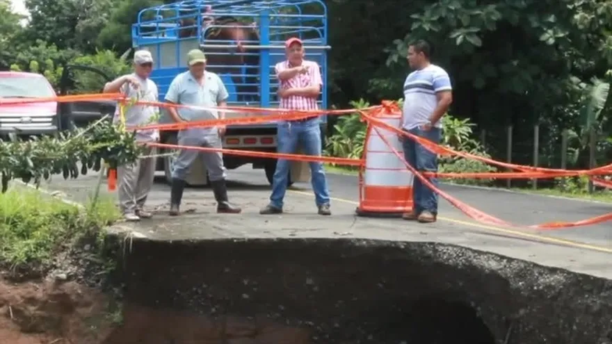 Colapsa carretera en Mariato de Veraguas