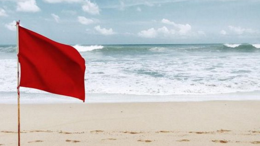 Los fuertes vientos provocan oleajes en las costas de Azuero