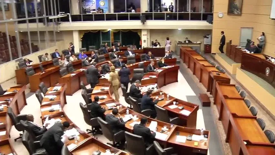 Asamblea ratifica a Russo y Cedalise como magistrados de la CSJ.