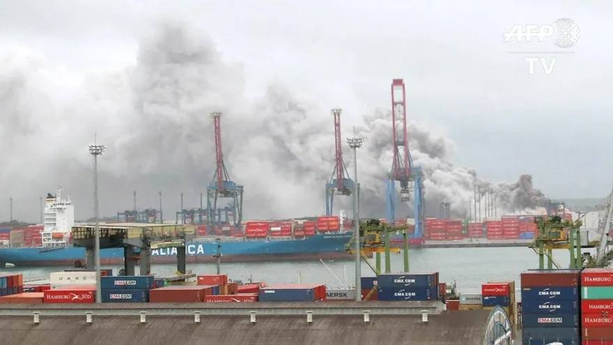 Incendio en el mayor puerto de Latinoamérica