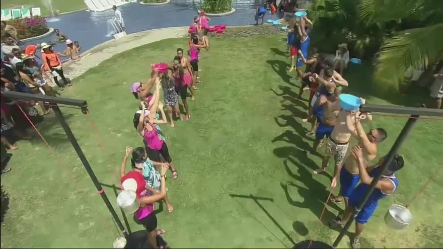 Los huéspedes del Decameron jugaron La Balanza con nuestros guerreros