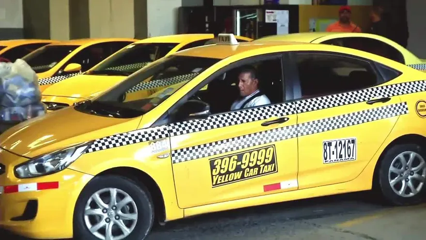 TVN Investiga: Atrapados en el tranque, Taxis, la otra anarquía