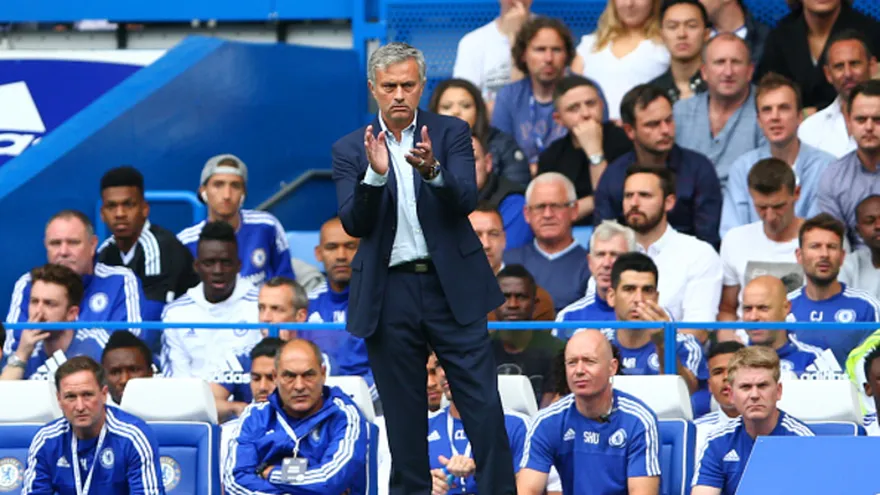 Crystal Palace sacudió al Chelsea y ganó 1-2