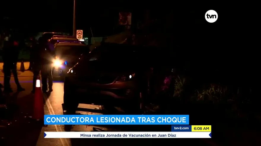 Conductora herida tras colisión en medio de una persecución