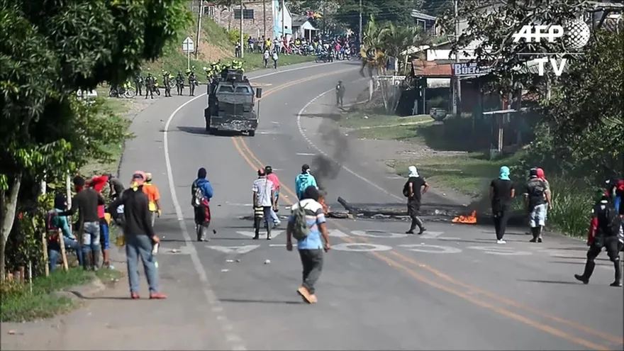 Dos muertos en protestas de campesinos en Colombia