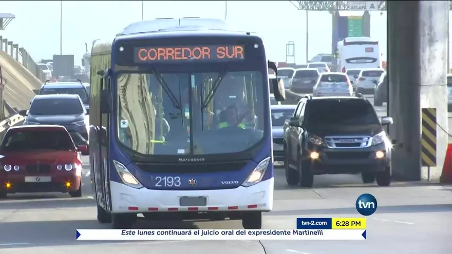 Carril exclusivo para metrobuses en los corredores está retrasado