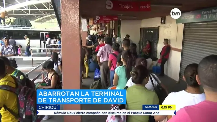 Miles de usuarios abarrotan terminal de David para viajar a sus centros de votación