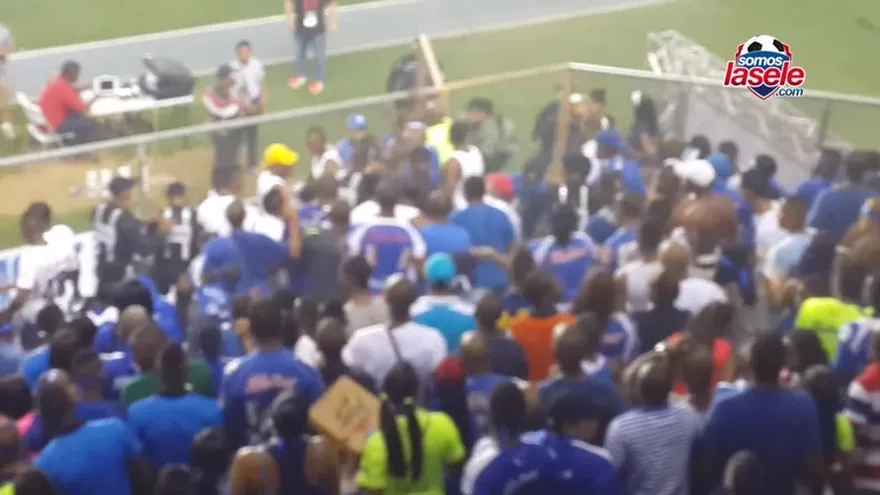 LO QUE NO SE VIO Momento caliente en las graderías