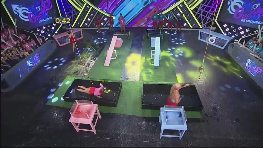 La agilidad de las mujeres se hizo notar en las camisetas mojadas