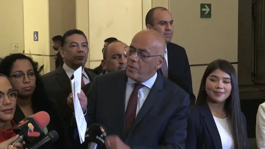 Rivales políticos de Venezuela reducen diferencias en negociaciones en México