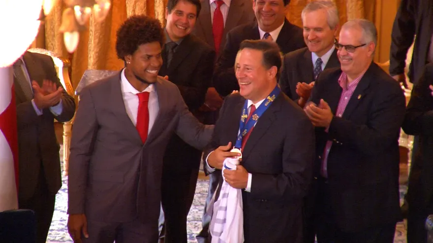 Presidente Varela rinde homenaje a la selección