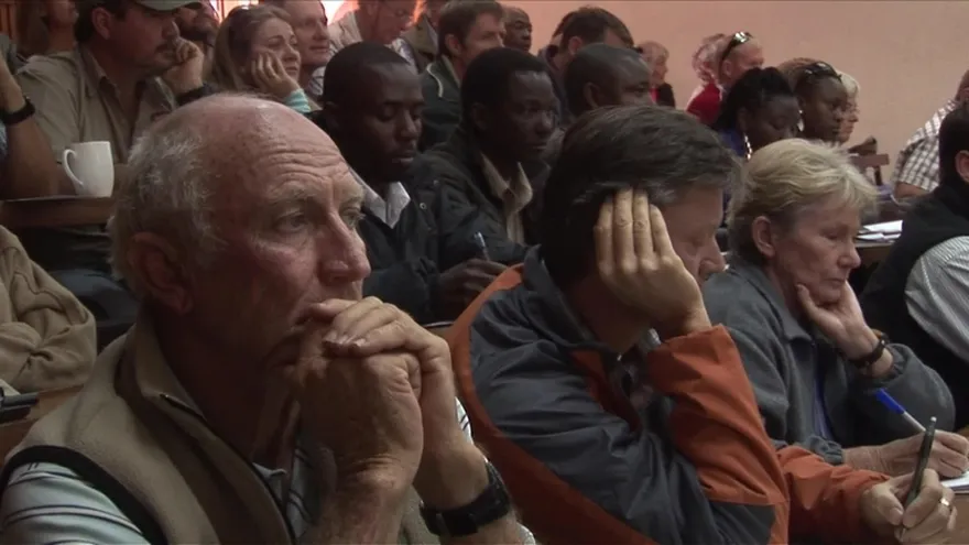 Zimbabue discute normativa de caza tras muerte de Cecil