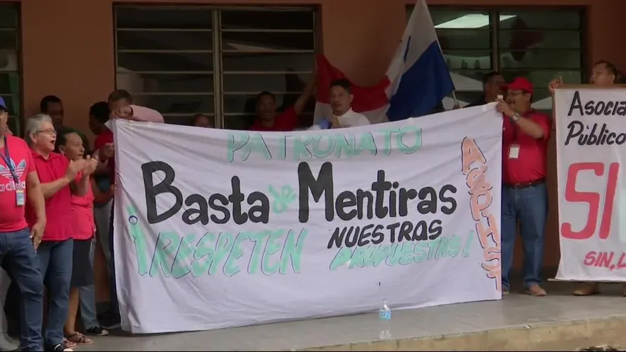 Trabajadores del Hospital Santo Tomás continúan con protestas