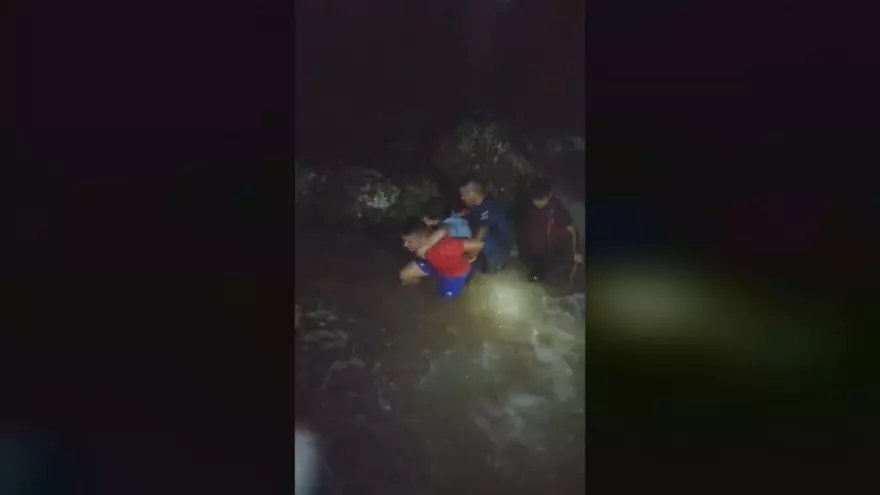 Imagenes de los rescates tras crecida de un río en la comarca Ngäbe-Buglé.