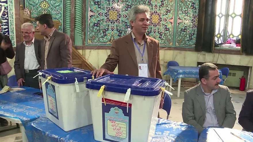 Irán vota en elección crucial para continuar su apertura
