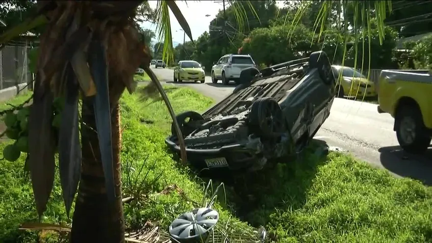 Madre e hijo se salvan de milagro en accidente de tránsito