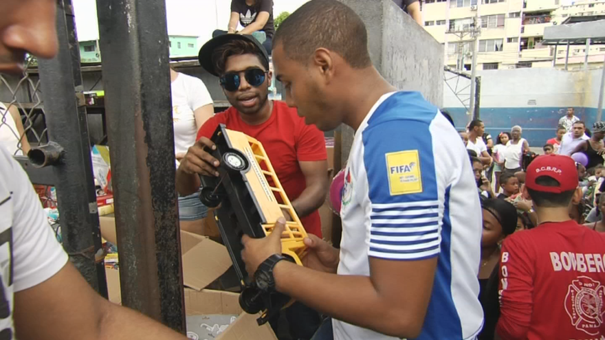 Liza y Rommelito trabajan juntos en pro de la niñez