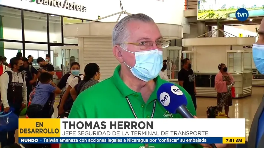 Viajeros abarrotan la Terminal de Albrook