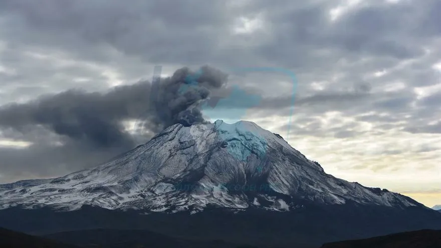 Fotografía de archivo del volcán Ubinas.