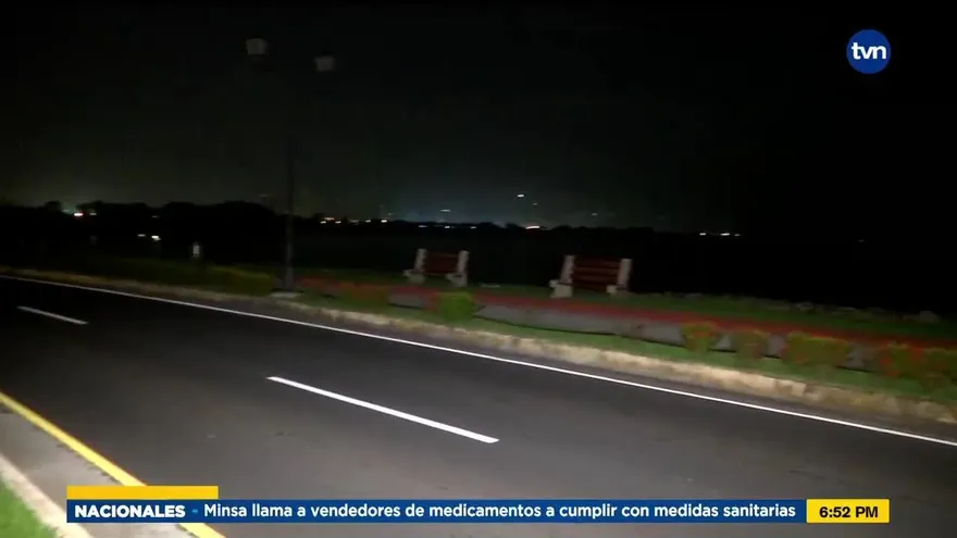 Gran cantidad de luminarias no funcionan en la Calzada de Amador