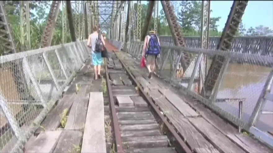 Puente de Changuinola en malas condiciones