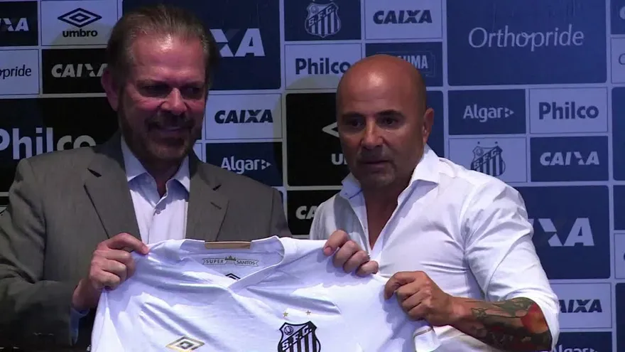 Sampaoli es presentado como entrenador del Santos en Brasil