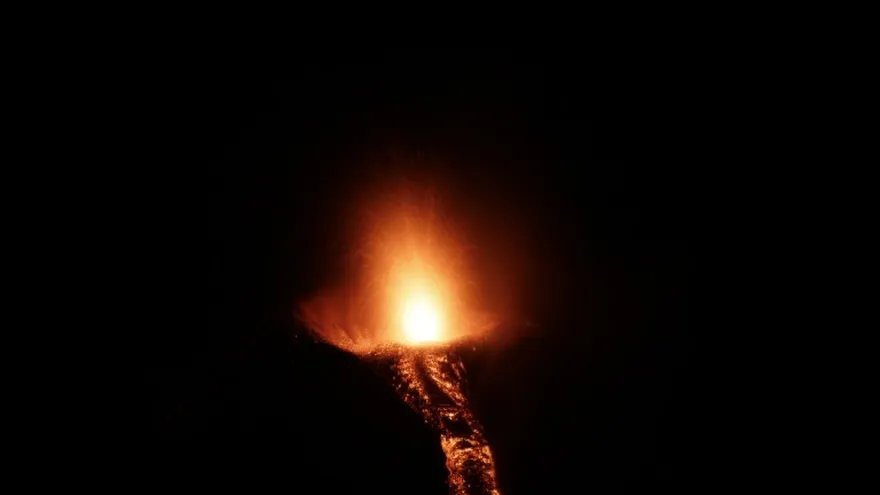 El volcán Momotombo de Nicaragua en su cuarto día de erupción