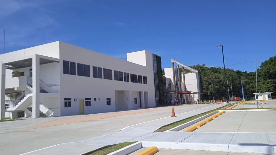 Imágenes de la Policlínica de Antón.