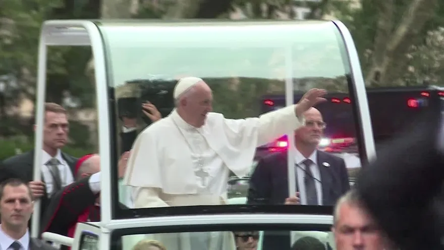 Con actos masivos, Papa culminó visita a New York