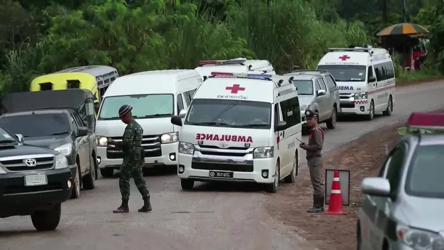 Al menos dos nuevos rescatados de la cueva de Tailandia