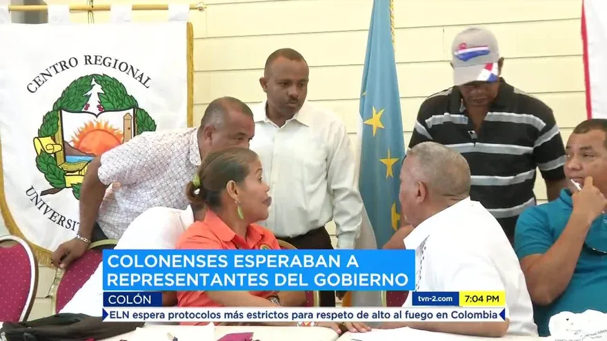 Docentes mantienen paro en Colón