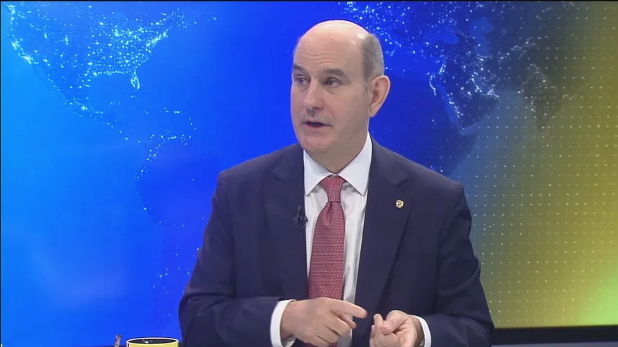 Ministro de Economía, Felipe Chapman, se refiere a la reducción de la deuda